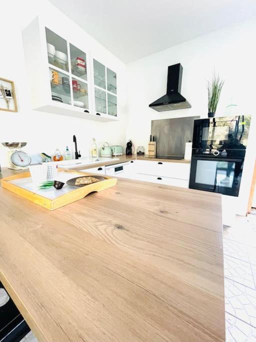 Maison Au Milieu Des Chevaux Appartement LʼIsle-sur-la-Sorgue